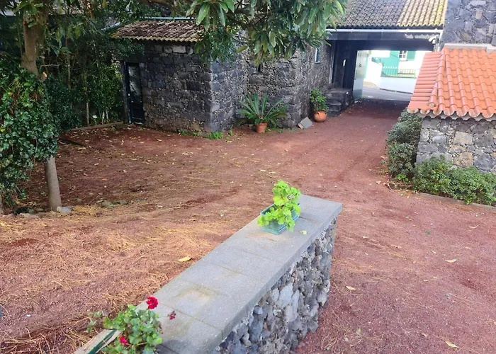 Stonewood Al Holiday home *